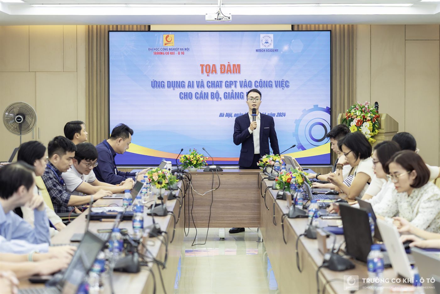 Lê Thanh Sơn diễn thuyết tại tọa đàm ứng dụng AI